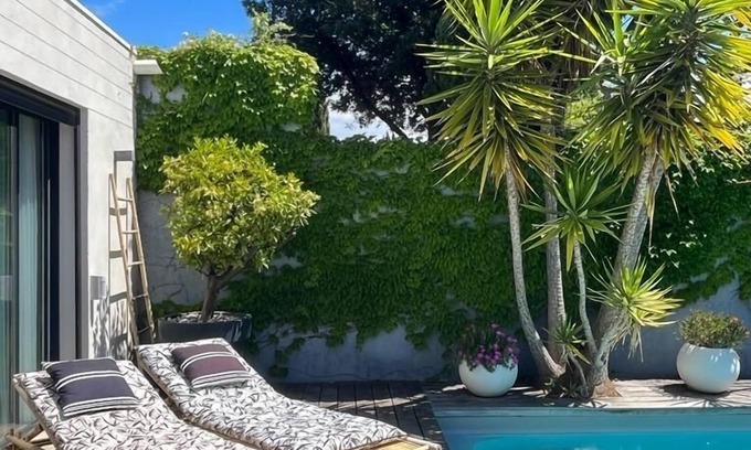 8th Arrondissement Villa | VILLA en la punta roja a 2 pasos del mar.