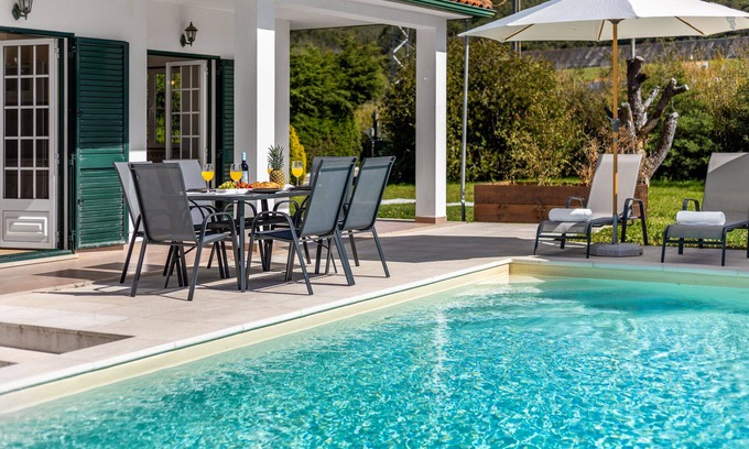 Famalicao Villa | Villa Coral - private pool & big garden