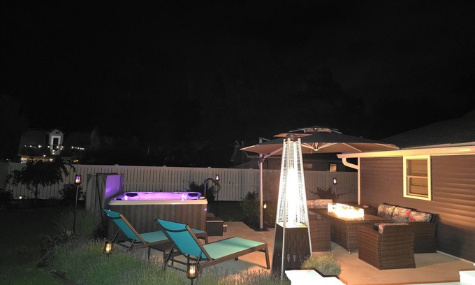 Del Haven Casa | Villa Cottage w/ Hot Tub+Fenced Yard–Pet-Friendly!