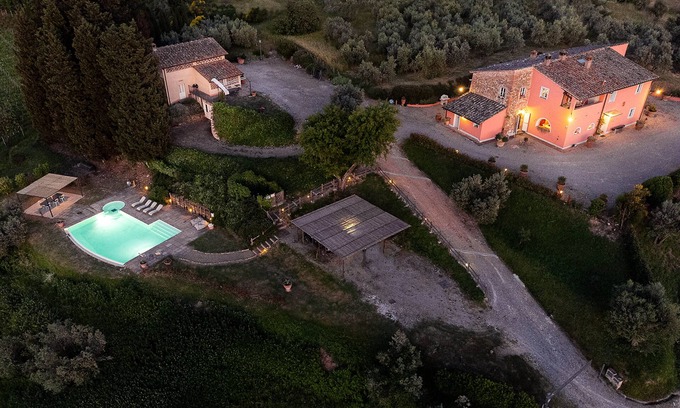 Montelupo Fiorentino Villa | Villa cottage with pool and jacuzzi just a few km from Florence