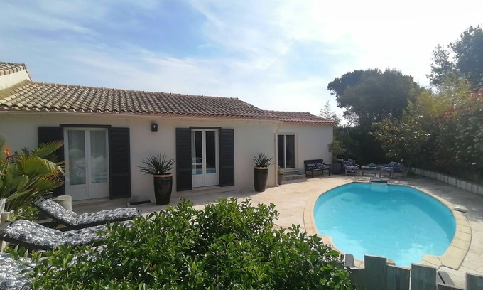 Sainte-Maxime Villa | Villa Couloubrier***, swimming pool, air conditioning, 3 bedrooms