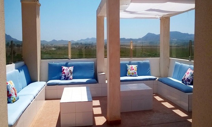 Los Nietos Apartamento | Gran ático con terraza, piscina comunitaria, vistas al mar.