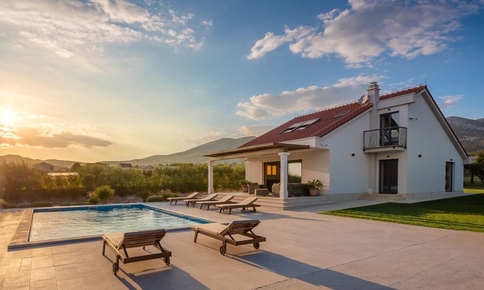 Rudine Villa | Villa moderna **** con piscina y vistas al mar cerca de Split, Croacia
