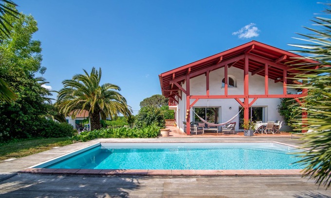 Arcangues Casa | Villa Arcangues neo-vasca, piscina y palmeras a 10 minutos de Biarritz.