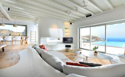 Elia Villa | Villa Daedalus - Luxe Hilltop Escape with Infinity Pool, Jacuzzi & Panoramic Sea Views