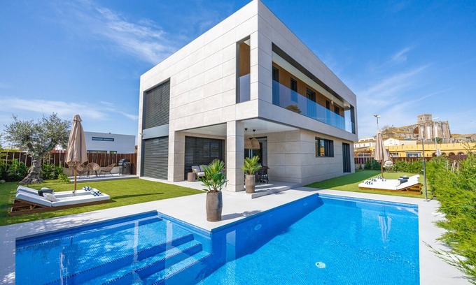 Castello d'Empuries Villa | Villa de lujo en Costa Brava, 5 min. de la playa.