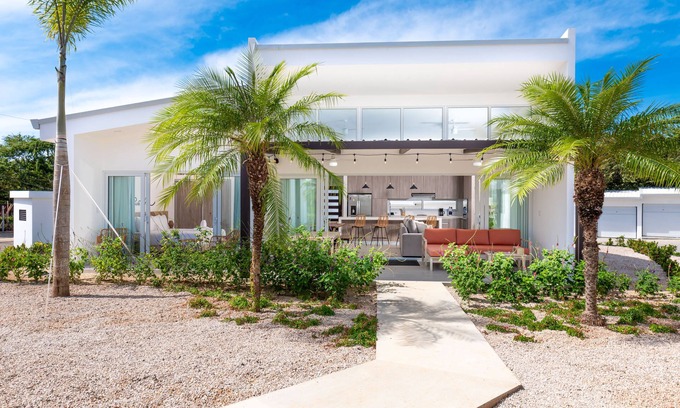 Playa Avellanas Casa | Villa de Piña: Brand New, 2 Min Drive to Surf & Sunsets @ Playa Avellanas
