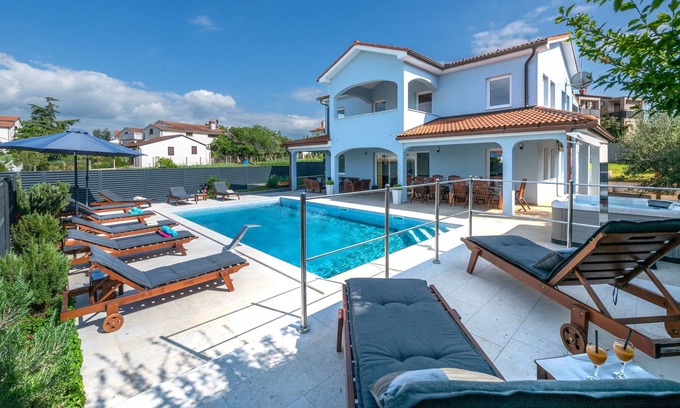 Musalez Villa | Villa Deep Blue Porec nearby Porec – Crovillas GmbH