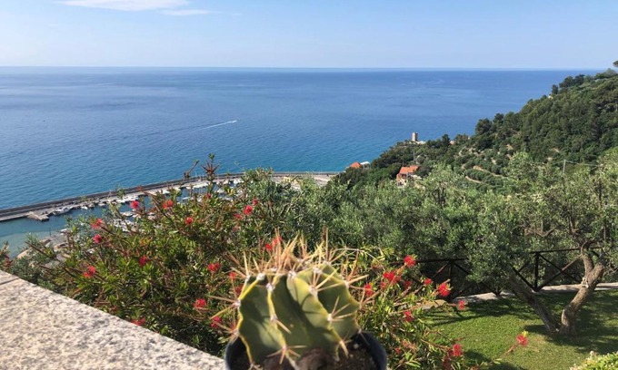 Finale Ligure Cama Y Desayuno | Villa Degli Ulivi B&B