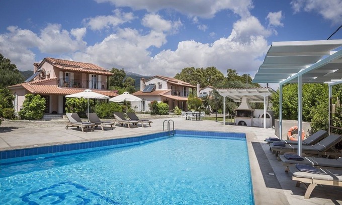 Sami Villa | Villa Deja (Complejo de Villas Emily)