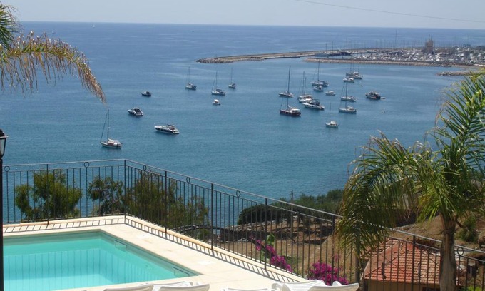 Regione Ronchi Apartamento | Villa del Mare Ligure Terme & SPA Piscina a 37 gradi