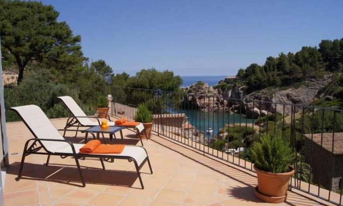 Deia Villa | VILLA DEL MAR con Vistas a Cala Deia para 8 personas con 4 dormitorios- VILLAONLINE - WiFi Gratis