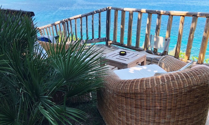 Briatico Villa | Hermosa villa a 30 metros de la playa para 7 personas.
