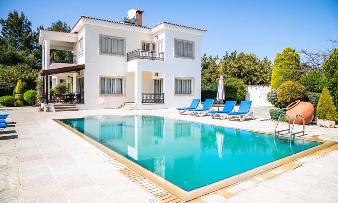 Argaka Villa | VILLA DEMETRA (4 habitaciones con baño privado, Wi-Fi, impresionantes vistas, barbacoa, baño privado). Piscina)