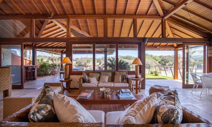 Marina Casa | Villa Dera Búzios: Conforto y Lujo en 6 suites frente al Canal.