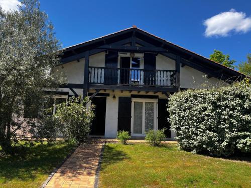 Onesse-et-Laharie Villa | "Villa des Arbousiers"
