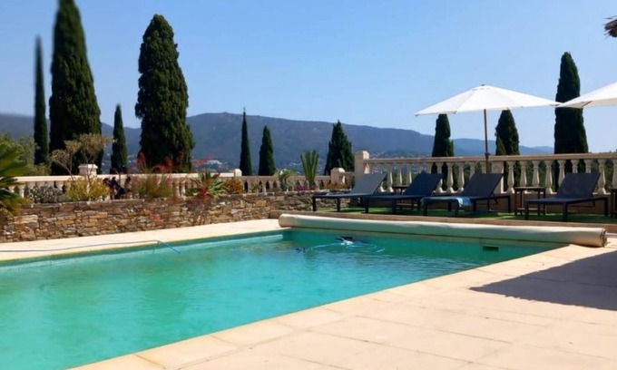 Bormes-Les-Mimosas Apartamento | Superb air-conditioned gîte with swimming pool and parking, 5 minutes from the most beautiful beaches.