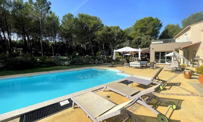 Lambesc Casa | Villa des Pins, beautiful family home, near Aix en Provence, 8 people