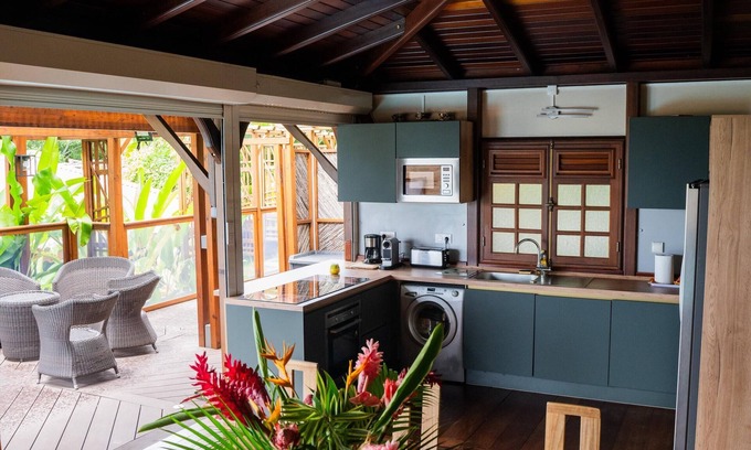 Vieux-Habitants Villa | Desirable-Villa-De Lujo-Habitación con desagüe-Vista al Mar