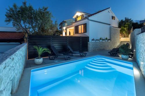 Sevid Villa | Villa Desire with private pool and sea view