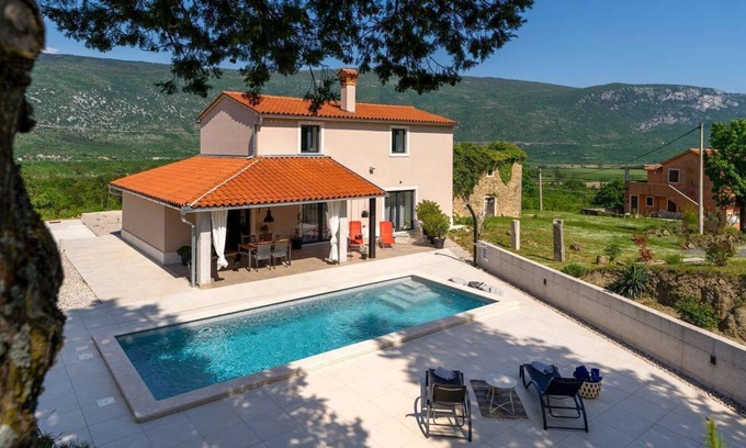 Kostrcani Casa | Villa Destiny with pool, Čepić, Oprtalj