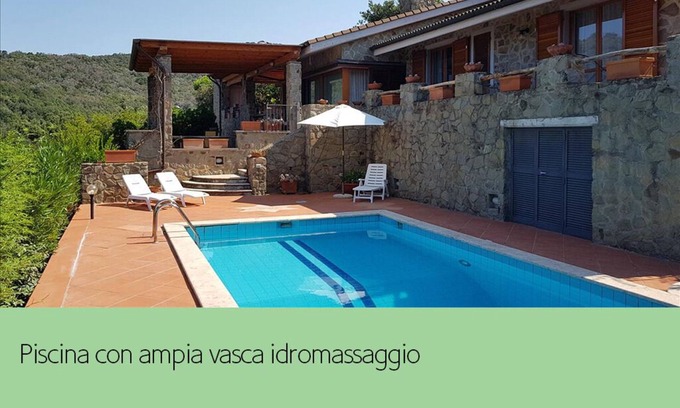 Punta Ala Casa | Villa di Lusso con Vista Mare e Piscina