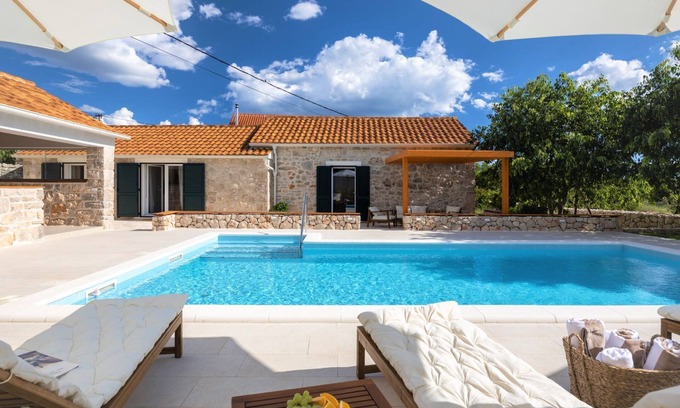 Primosten Burnji Casa | Villa di Perla by Interhome
