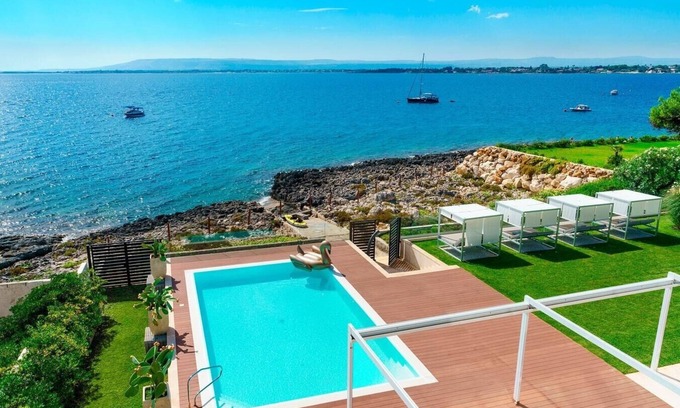 Plemmirio Villa | Villa Diamante - Luxury seafront villa with pool