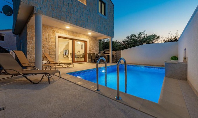 Zaton Villa | Villa Dina
