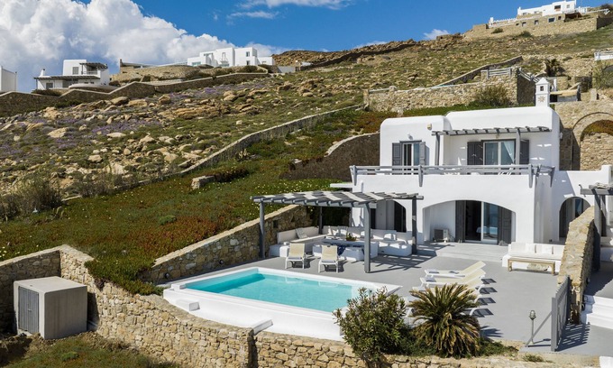 Houlakia Casa | Villa Dios is a Traditional and Elegant Villa in Houlakia with a Private pool