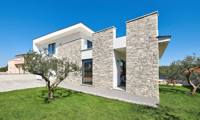 Kastel Villa | VILLA DOLCEA · Elegante villa con piscina privada cerca de Umag