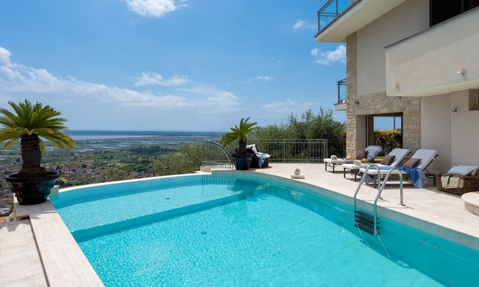 Pieve a Elici Apartamento | Villa Dolphin 10, Emma Villas