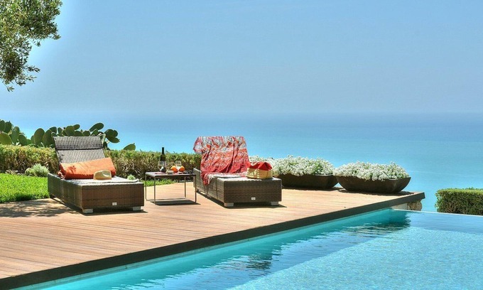 Licata Apartamento | Villa Donzella Piccola, fully refundable with voucher*: An elegant and welcoming apartment that is part of a villa which faces the sun and the sea, with Free WI-FI.