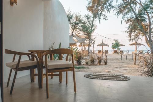 Gili Air Hotel | Villa Dot -Beach Front and private pool villa