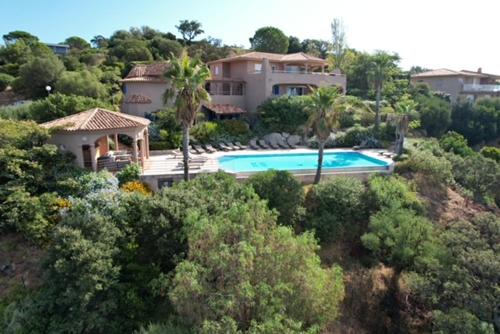 Cirendinu Apartamento | Villa EDEN BLUE