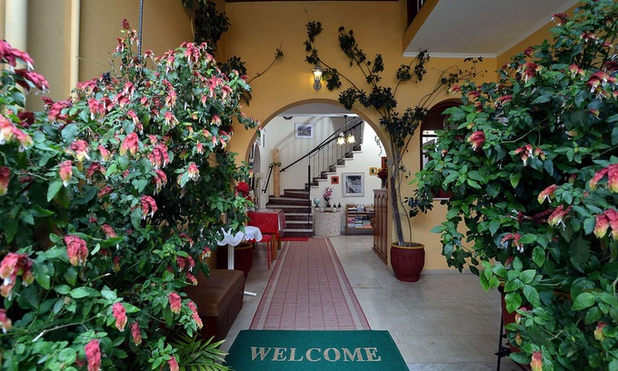 Roda Casa | Villa Eleni Apartments