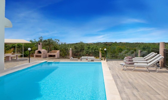 Akrotiri Villa | Villa Elihrisos