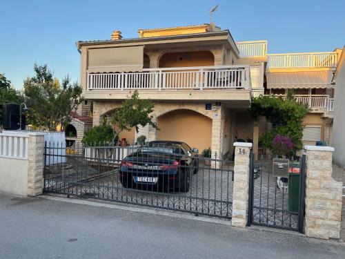 Pirovac Apartamento | Villa Ella