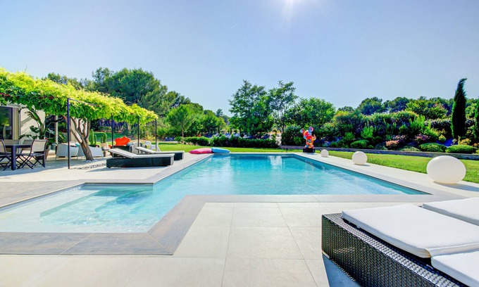 Grand Sud Villa | VILLA EMANEA con piscina en el corazón de Provenza Aixoise