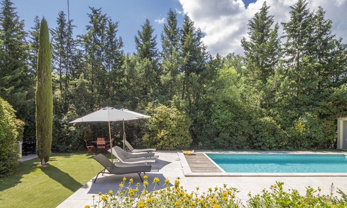 Orgon Villa | Villa Enzo - ¡Encantadora casa de vacaciones con piscina privada en Orgon!