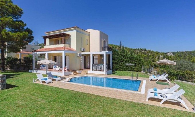 Archangelos Villa | Villa Ermis Springs by Villa Plus