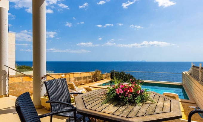 Cala Pi Chalet De Esquí | Villa Es Bufedo, en 1ra línea con vistas espectaculares al mar en Cala Pi