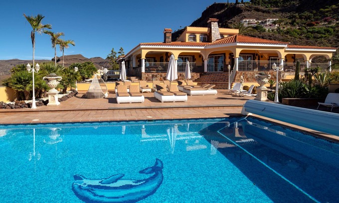 Monte Leon Villa | VILLA-VISTA-MAR con casa de huéspedes