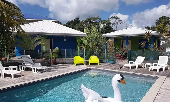 Ducos Casa | Villa F2 in the center of the island, with pool and garden, quiet area