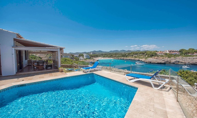 Cala Marcal Chalet De Esquí | Chalet frente a la playa de Cala Marçal