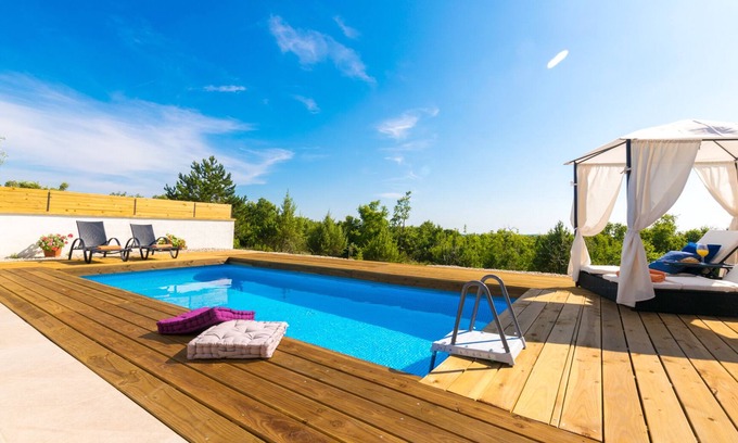 Svetvincenat Villa | Perfecto para familias con niños, descanso divertido y unas vacaciones inolvidables.