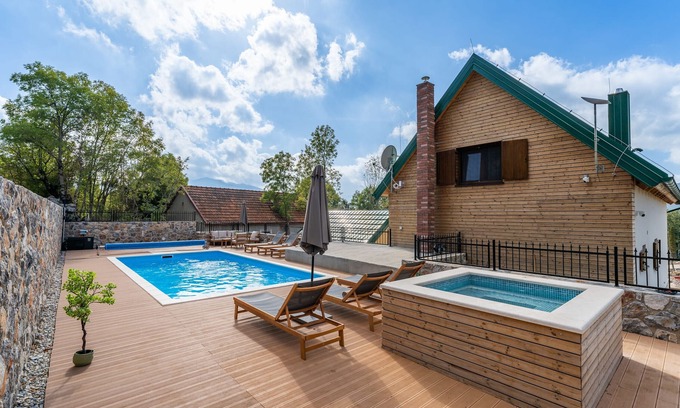 Municipality of Gracac Villa | Villa Falcon's Nest