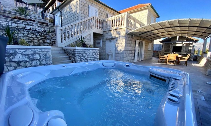 Pucisca Villa | 🌟 Villa with a sea view, 2 hot tubs, BBQ...