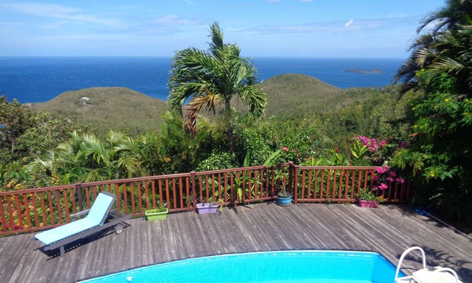 Bouillante Villa | Villa Fleur de Lune piscina vista al mar Caribe Bouillante