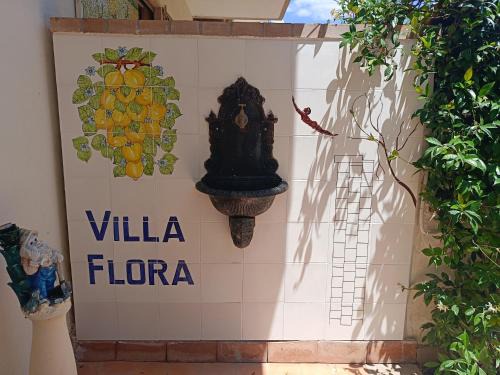 Laura Casa | Villa Flora